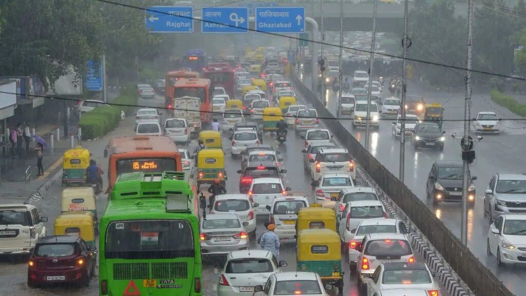 दिल्ली में प्रदूषण पर केंद्र सरकार को सुप्रीम फटकार