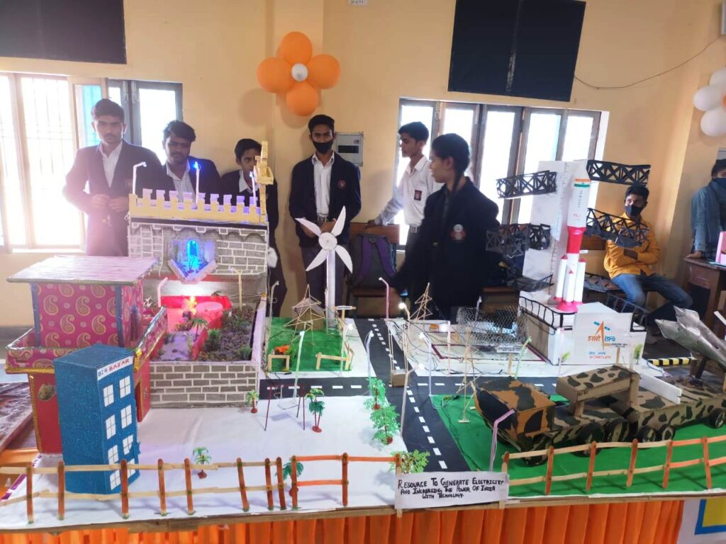 विज्ञान महोत्सव पर विज्ञान प्रदशनी