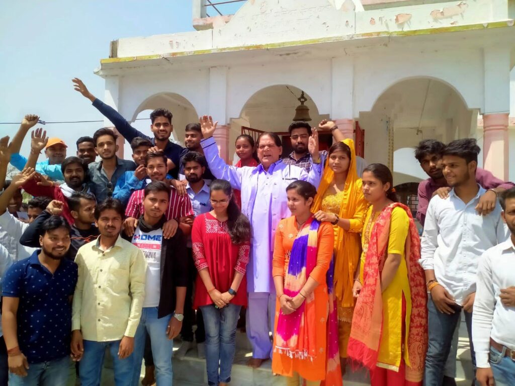 विशाल कन्या भोज और भंडारे का हुआ आयोजन