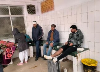 Sultanpur News: रोडवेज बस व ट्रक की भिड़ंत में 12 यात्री घायल