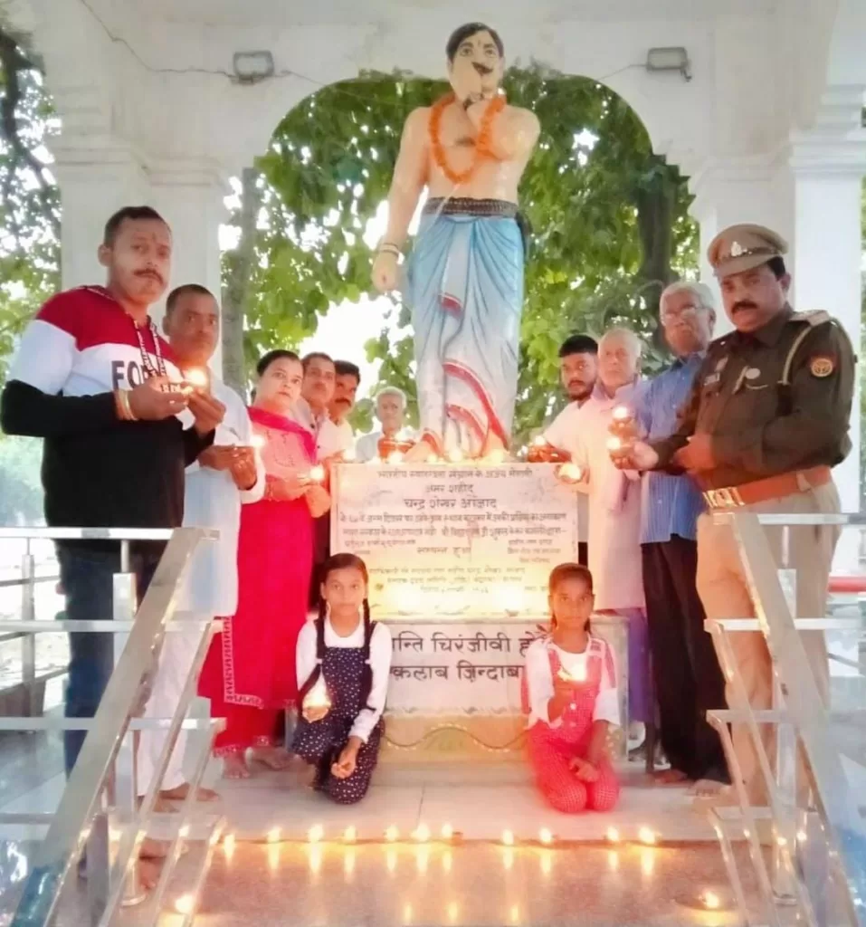 शहीदों की याद में जलाएं श्रद्धा के दीये