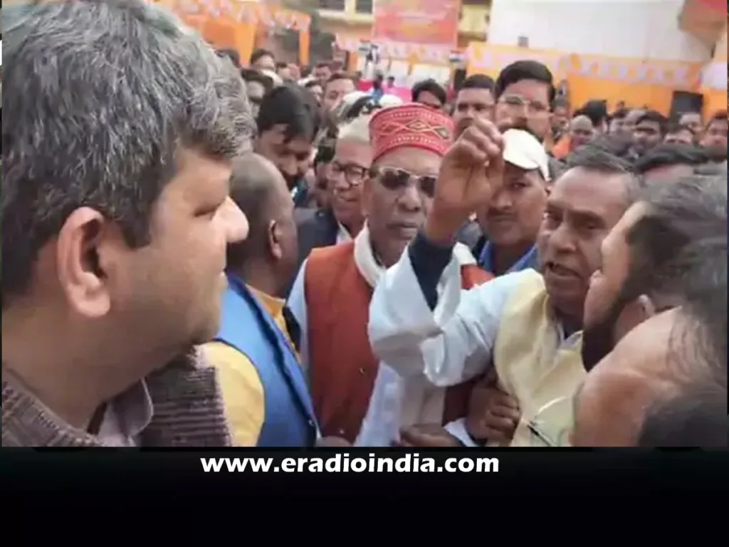 Lambhua MLA Sitaram Verma का भारी विरोध