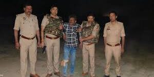 मंगलवार तड़के पुलिस मुठभेड़ में पैर में गोली लगने से घायल हो गया।