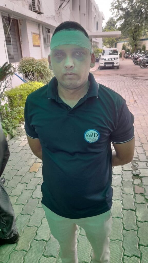 Meerut News: हमलावरों के खिलाफ कार्यावाही की मांग को लेकर पीड़ित पहुंचा एसएसपी कार्यालय