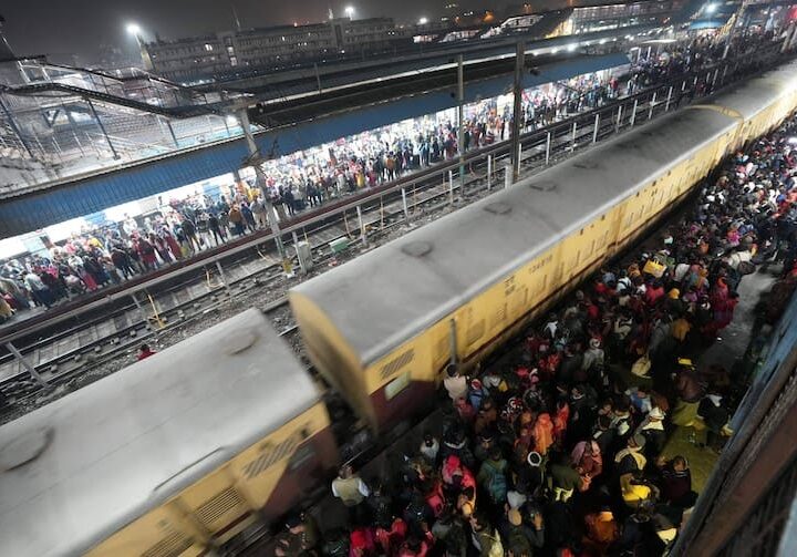 Stampede at New Delhi Railway Station, 18 dead