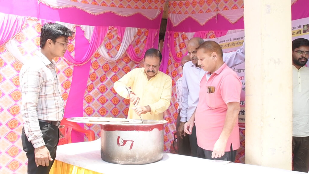 मासिक अन्न सेवा बनेगा मिसाल: आलोक सिसोदिया 13 DSC 8978.MP4.Still001
