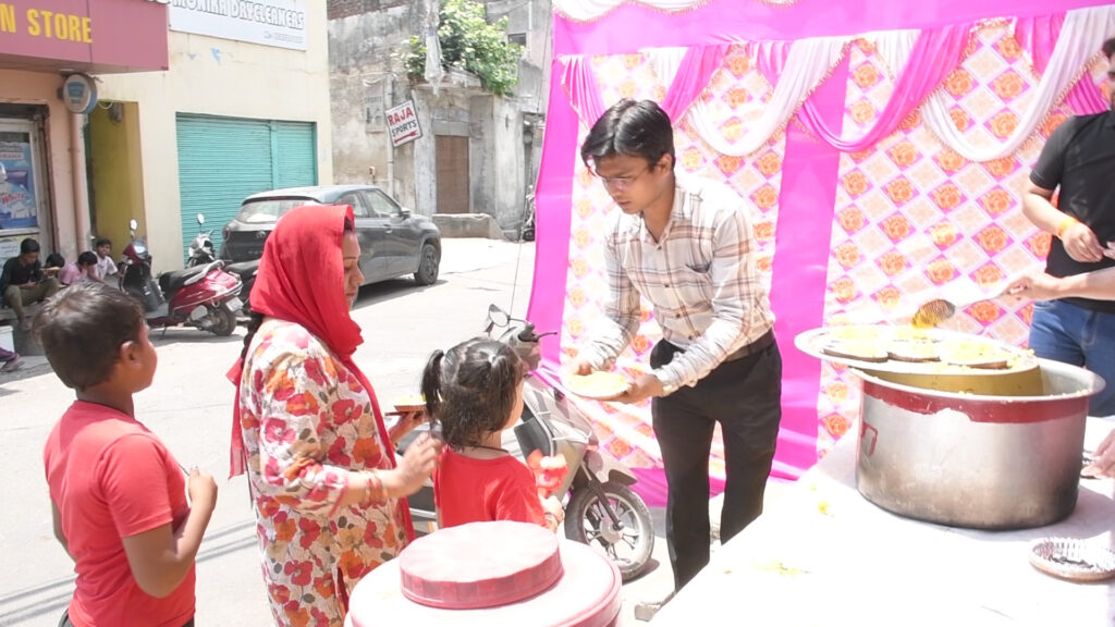 मासिक अन्न सेवा बनेगा मिसाल: आलोक सिसोदिया 3 DSC 9012.MP4.Still001