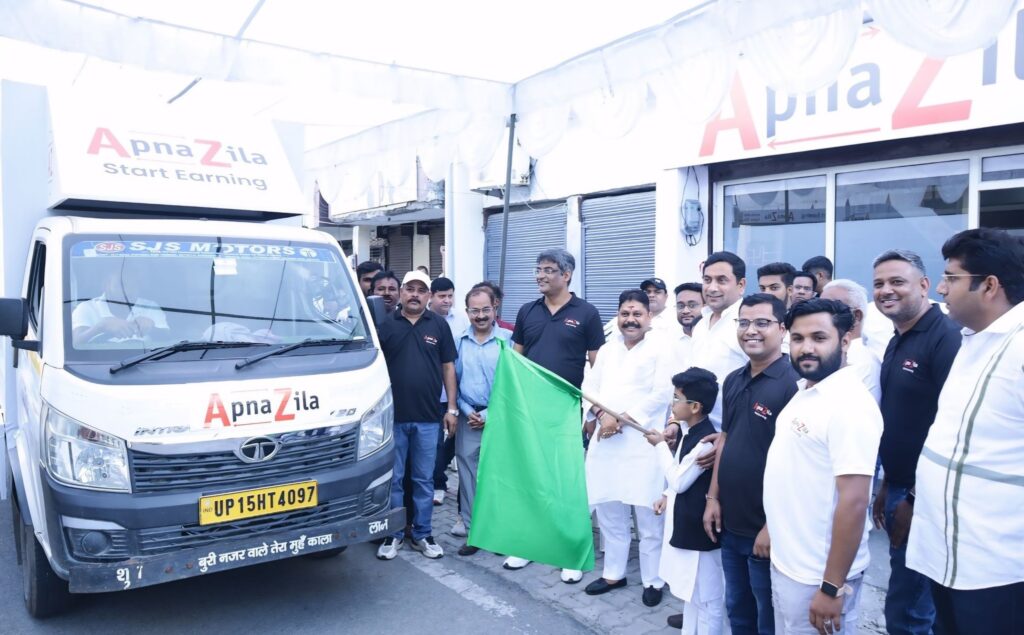डी-ब्लॉक, शास्त्रीनगर (मेरठ) में वरिष्ठ पत्रकार अभिषेक शर्मा एवं के.के. शर्मा द्वारा संचालित YouTube चैनल, न्यूज़ पोर्टल एवं यूज़र फ्रेंडली ऐप ‘Apna Zila’ का शुभारंभ करते ऊर्जा राज्य मंत्री डॉ. सोमेंद्र तोमर