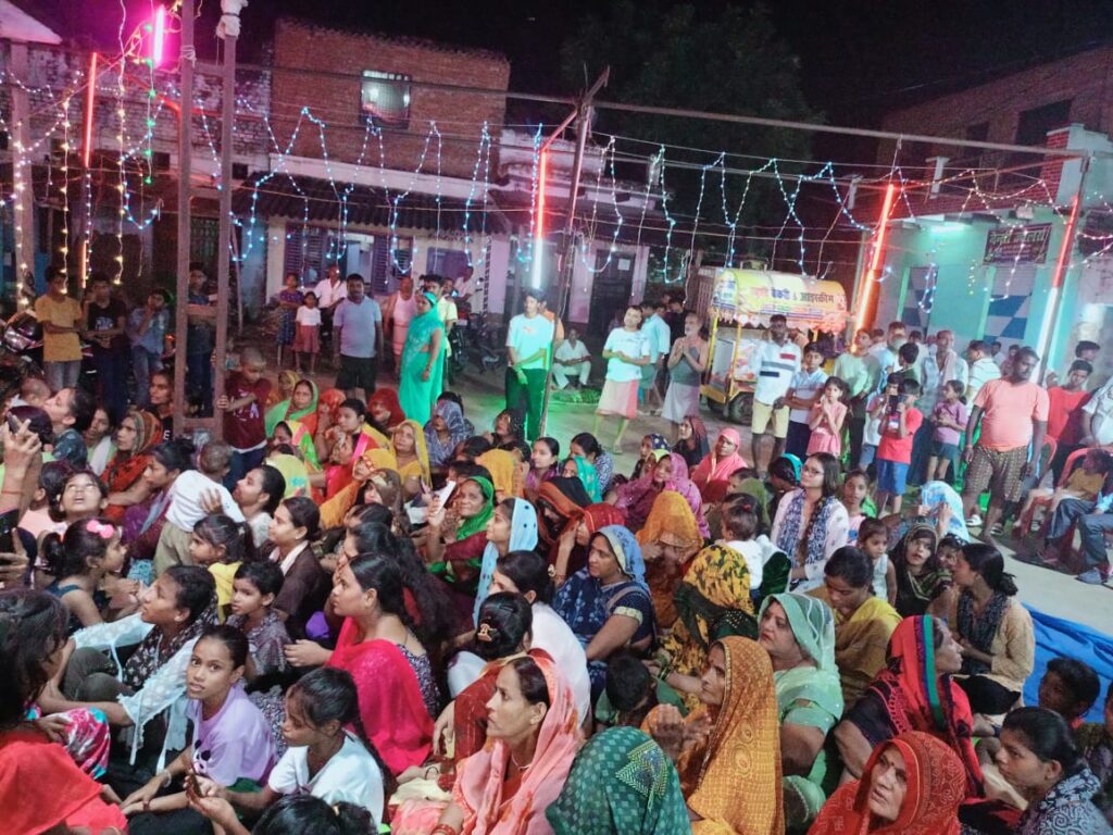 Fourth day of Ganesh Puja in Samodhpur huge crowd gathered for Maha Aarti 2