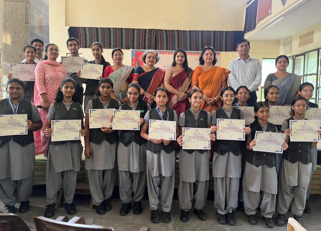 Hathkargha Divas Meerut: बुनकरों की कला और परंपरा का अद्भुत संगम