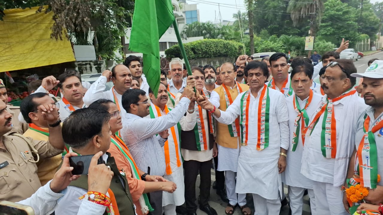 Tiranga Rally in Meerut स्वतंत्रता दिवस पर निकली ऐतिहासिक रैली