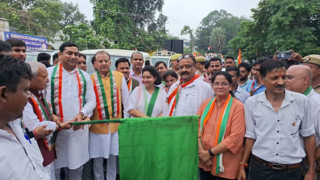 Tiranga Rally in Meerut : स्वतंत्रता दिवस पर निकली ऐतिहासिक रैली 7 Tiranga Rally in Meerut स्वतंत्रता दिवस पर निकली ऐतिहासिक रैली