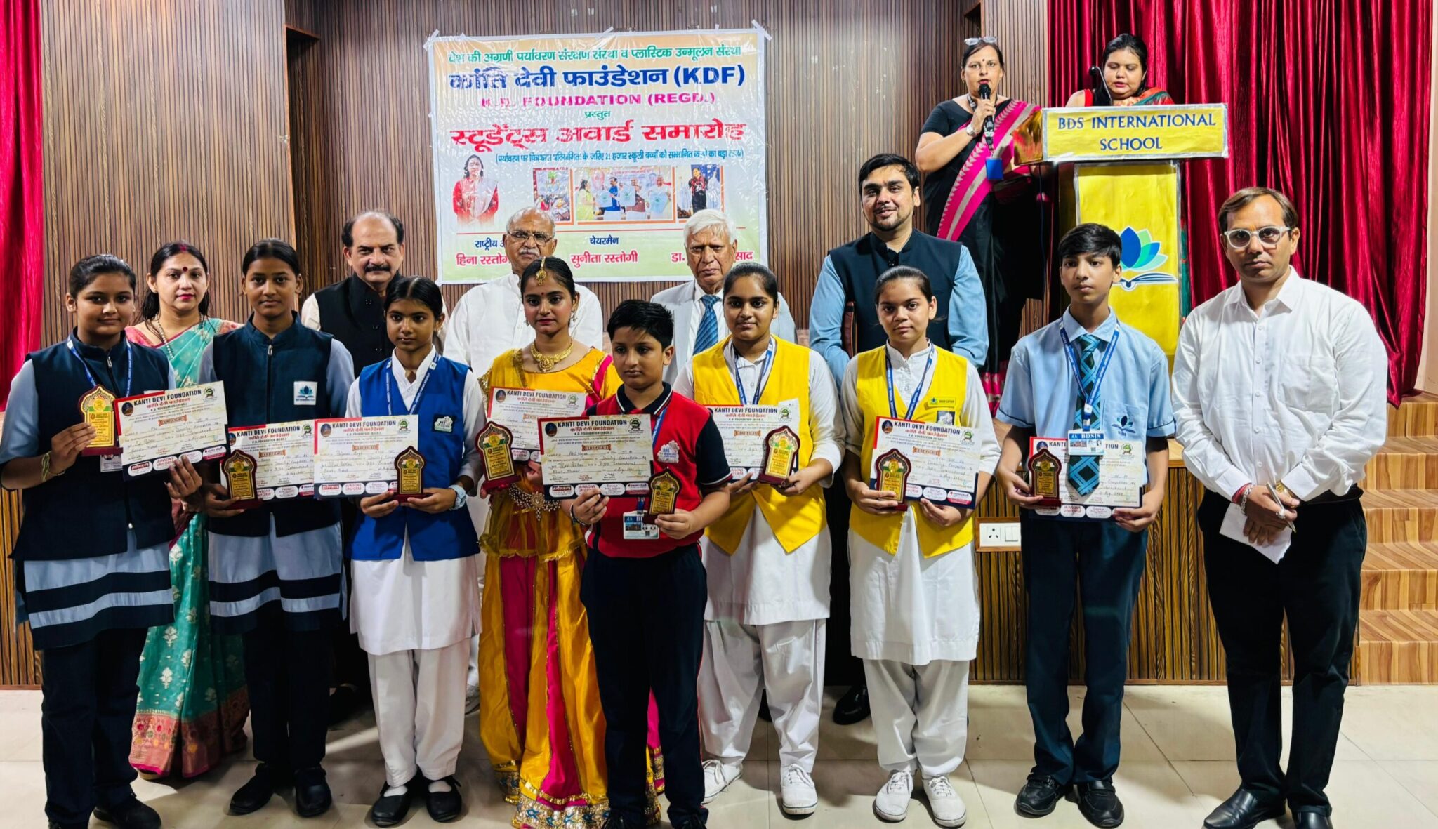 Kanti Devi Foundation Meerut ने बच्चों को दिया पर्यावरण बचाने का संदेश