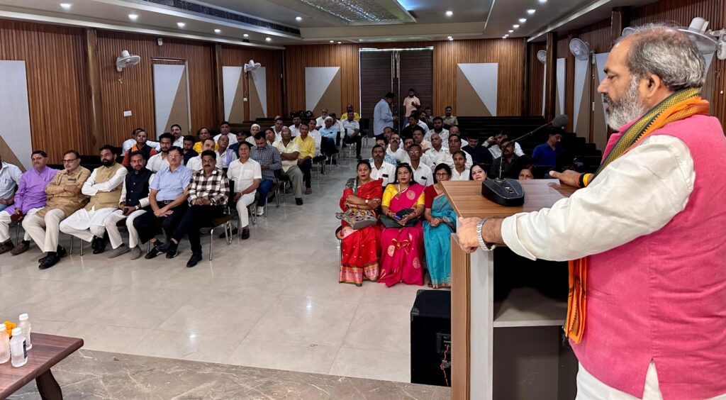 अखिल भारतीय ब्राह्मण हीरोज संगठन ने किया ब्राह्मण प्रतिभा सम्मान समारोह का आयोजन