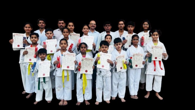 शोतोकान चिकारा कराटे डू फेडरेशन इंडिया द्वारा कलर बेल्ट परीक्षा आयोजित