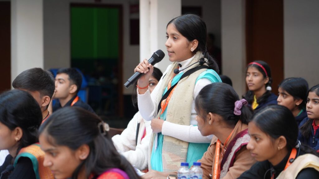 Shivbrat Singh Children Academy Shahganj में यूथ पार्लियामेंट 2025 का भव्य आयोजन