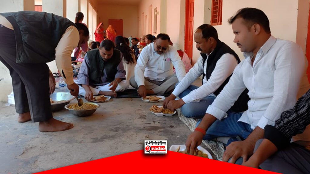 मनोकामना पूर्ण होते ही बिजेथुआ महावीरन धाम में हुआ विशाल भंडारा 3 मनोकामना पूर्ण होते ही बिजेथुआ महावीरन धाम में हुआ विशाल भंडारा