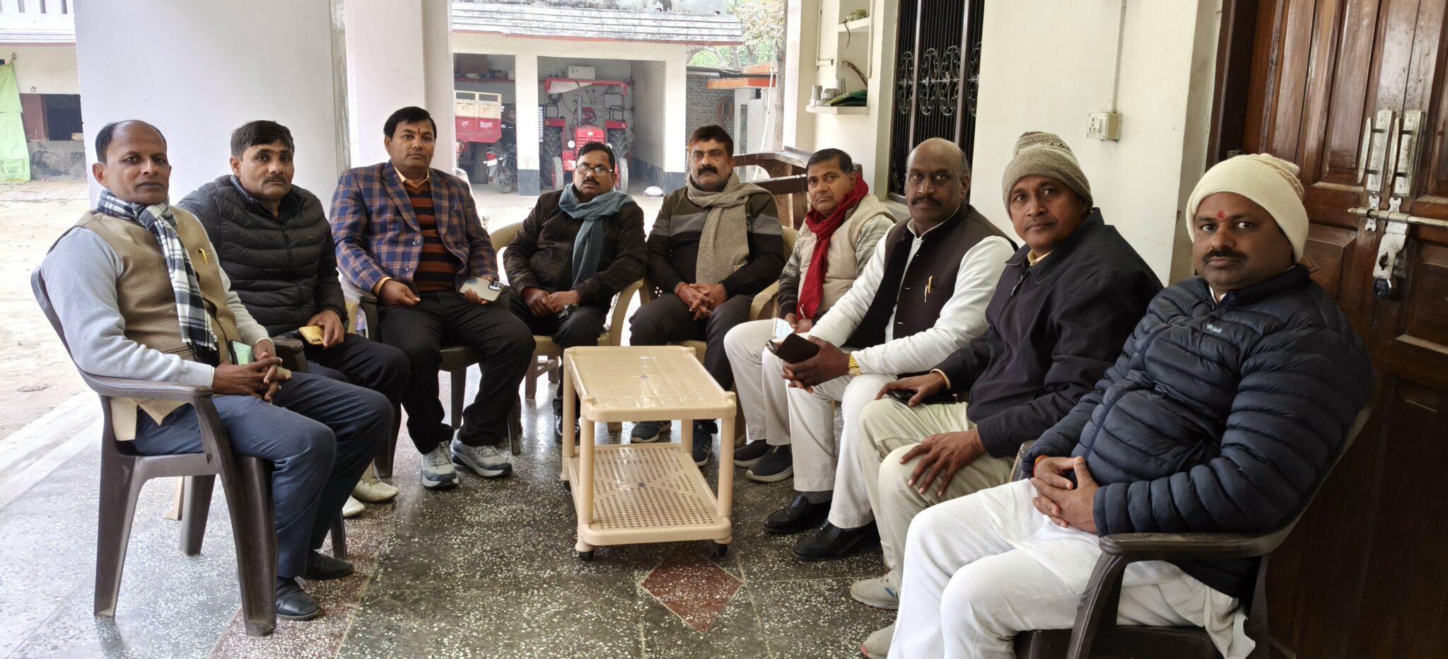 पूर्व प्राचार्य के निधन पर शिक्षक संघ ने दी श्रद्धांजलि 1 The teachers' association paid tribute to the former principal on his passing.