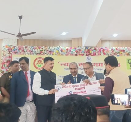 गांव की मेहनत को मिला मंच का मान”, पुलिस लाइन जौनपुर में वीरेंद्र सिंह का सम्मान 4 IMG 20260222 WA0006