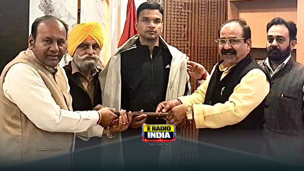 Punjabi Samaj Mahasamiti ने यातायात व्यवस्था को लेकर वरिष्ठ पुलिस अधीक्षक को सौंपा ज्ञापन