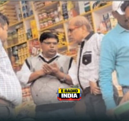 खाद्य सुरक्षा विभाग की टीम ने की छापामारी, मचा हड़कंप