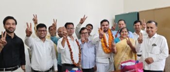 शैलेन्द्र के उपाध्यक्ष पद पर विजयी होने से हर्ष का माहौल 3 Shailendra Mani Tripathi vice president Purvanchal University teacher union election