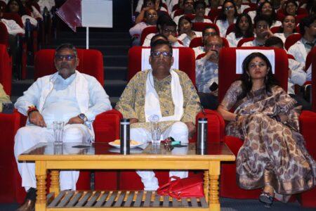 गोदान’ की गूंज सुभारती में: संस्कृति, करुणा और सनातन मूल्यों का सशक्त संदेश 2 WhatsApp Image 2026 04 03 at 7.12.22 PM