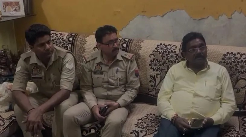 Police Guard Remains Stationed at Naveen Gupta's Residence; Women's Sit-in Protest Continues for the Eighth Day