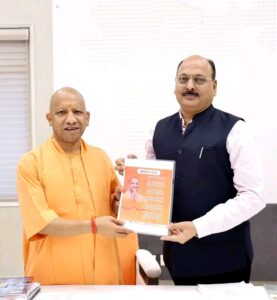 सीएम योगी से मिले राज्य सूचना आयुक्त वीरेंद्र सिंह 'वत्स' 5 IMG 20260601 WA0007