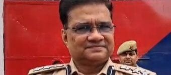 Snake Byte Murder: मेरठ जेल में बेटे को याद कर भावुक हुई दामिनी, लाइब्रेरी से ली धार्मिक पुस्तक 2 WhatsApp Image 2026 07 29 at 10.23.44 AM