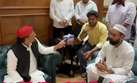 अखिलेश यादव से मिले मोहम्मद जुनैद, मुलाकात का वीडियो हुआ वायरल