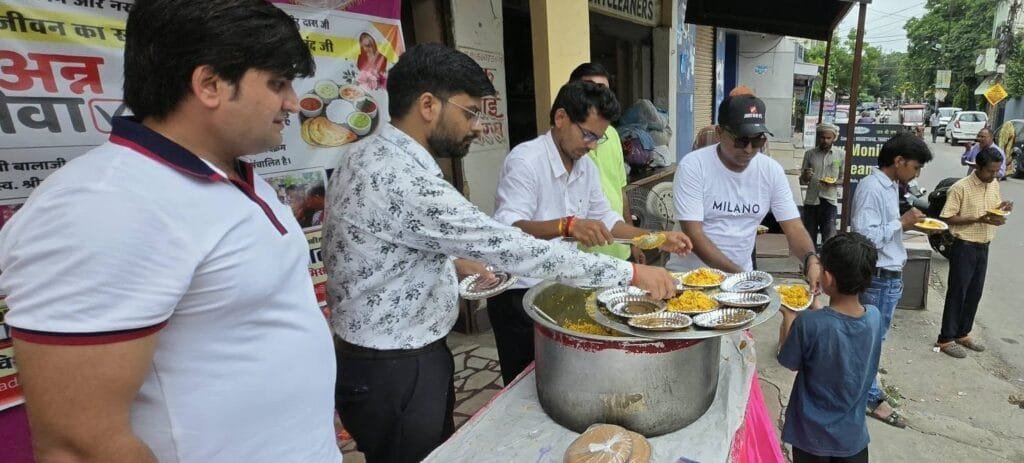 16th Ann Sewa: ई रेडियो इंडिया का 16वां मासिक अन्न सेवा अभियान बना मानवता की मिसाल 14 16th Ann Sewa 13