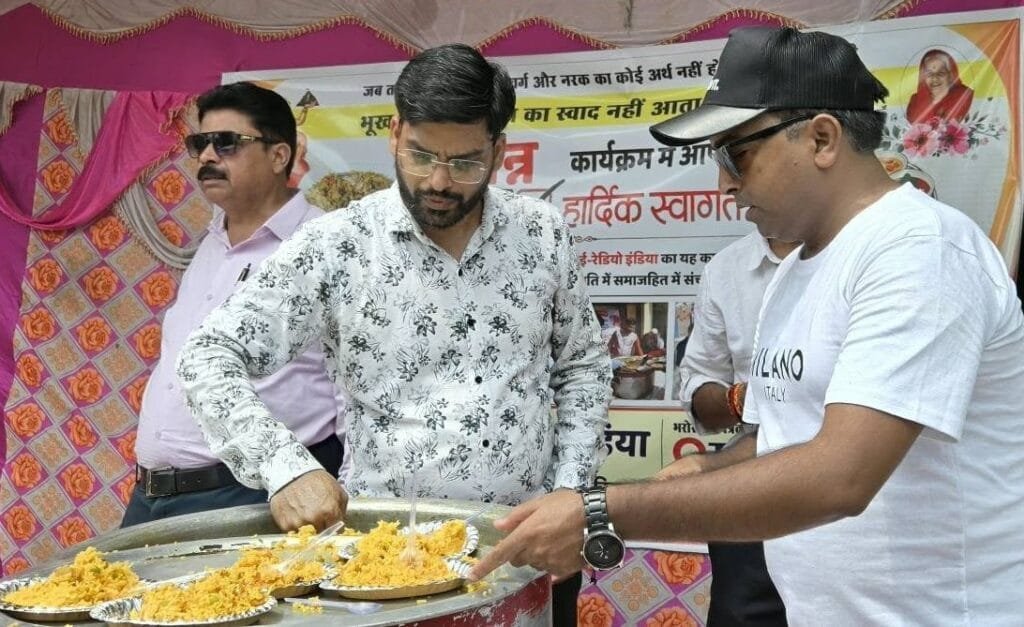 16th Ann Sewa: ई रेडियो इंडिया का 16वां मासिक अन्न सेवा अभियान बना मानवता की मिसाल 19 16th Ann Sewa 8