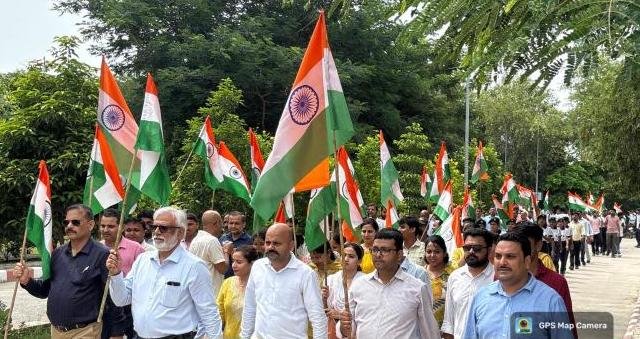 रज्जू भय्या विश्वविद्यालय द्वारा हर घर तिरंगा पद यात्रा का आयोजन