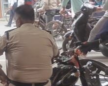 मेरठ ट्रैफिक पुलिस पर रिश्वत का आरोप, ईवीज चौराहे का 1 WhatsApp Image 2026 09 01 at 11.06.45 AM