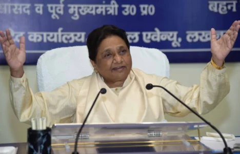 चार मेडिकल कॉलेजों में आरक्षण पर रोक 2 चार मेडिकल कॉलेजों में आरक्षण पर रोक