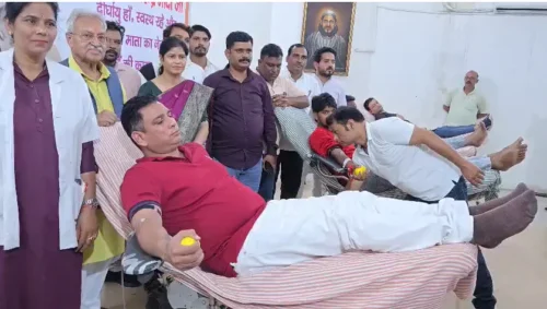 मेरठ में मोदी के जन्मदिन पर रक्तदान शिविर