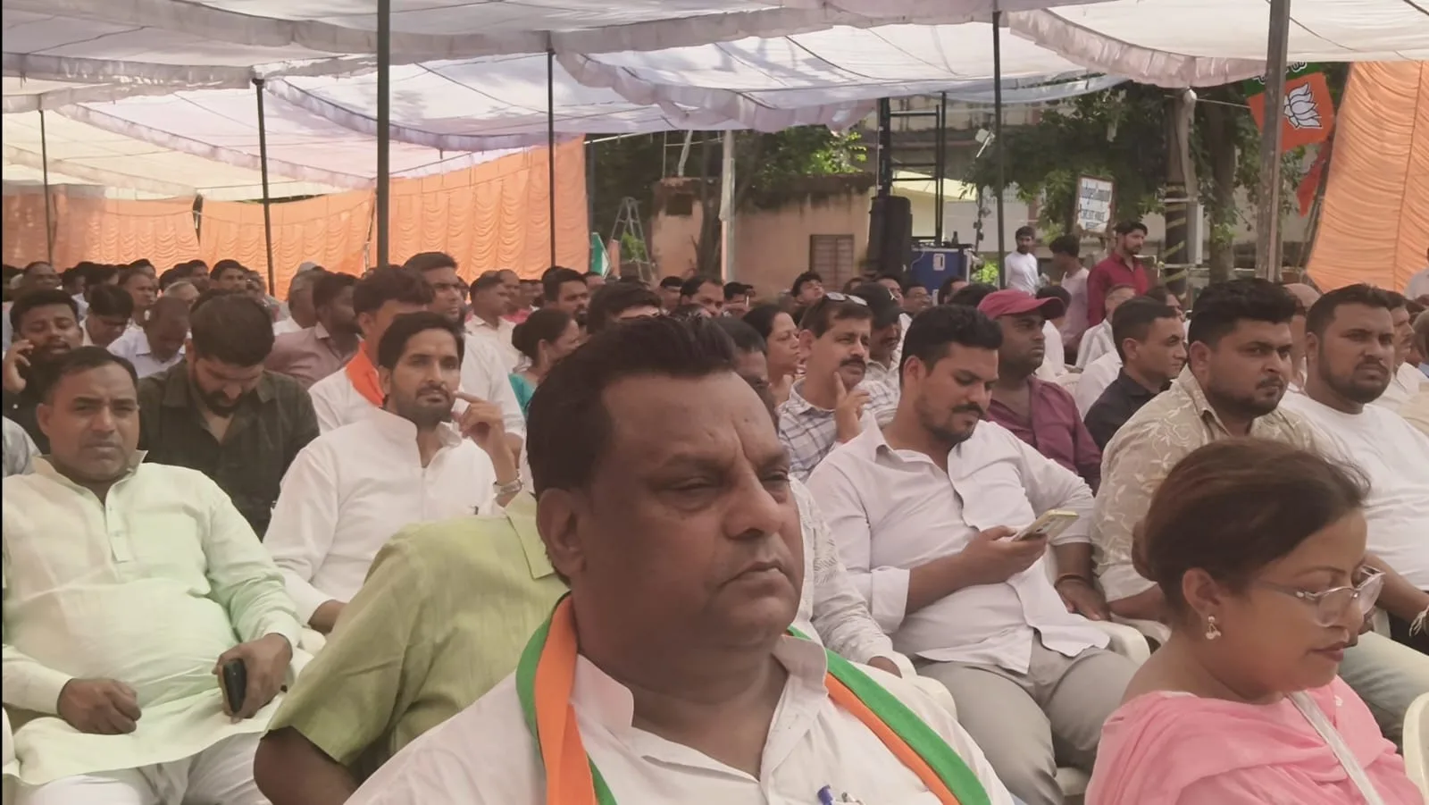 सिवाल खास से सर्किट हाउस पहुंचे भाजपा कार्यकर्ता