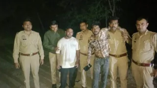 पुर्जे-पुर्जे करके बेच डालते थे लूट के मोबाइल, मुठभेड़ में दबोचे गए दो लुटेरे