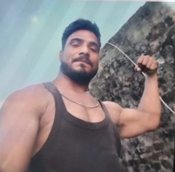 कब्रिस्तान में मिला 24 घंटे से लापता युवक का शव, हत्या की आशंका 3 767c2d47 7d0e 42fa af5f c690cfb39cff