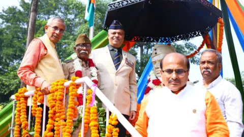 Akhand Bharat Sankalp: मेरठ में उमड़ा राष्ट्रभक्ति का सैलाब, कैलाश प्रकाश स्टेडियम से निकली भव्य रैली