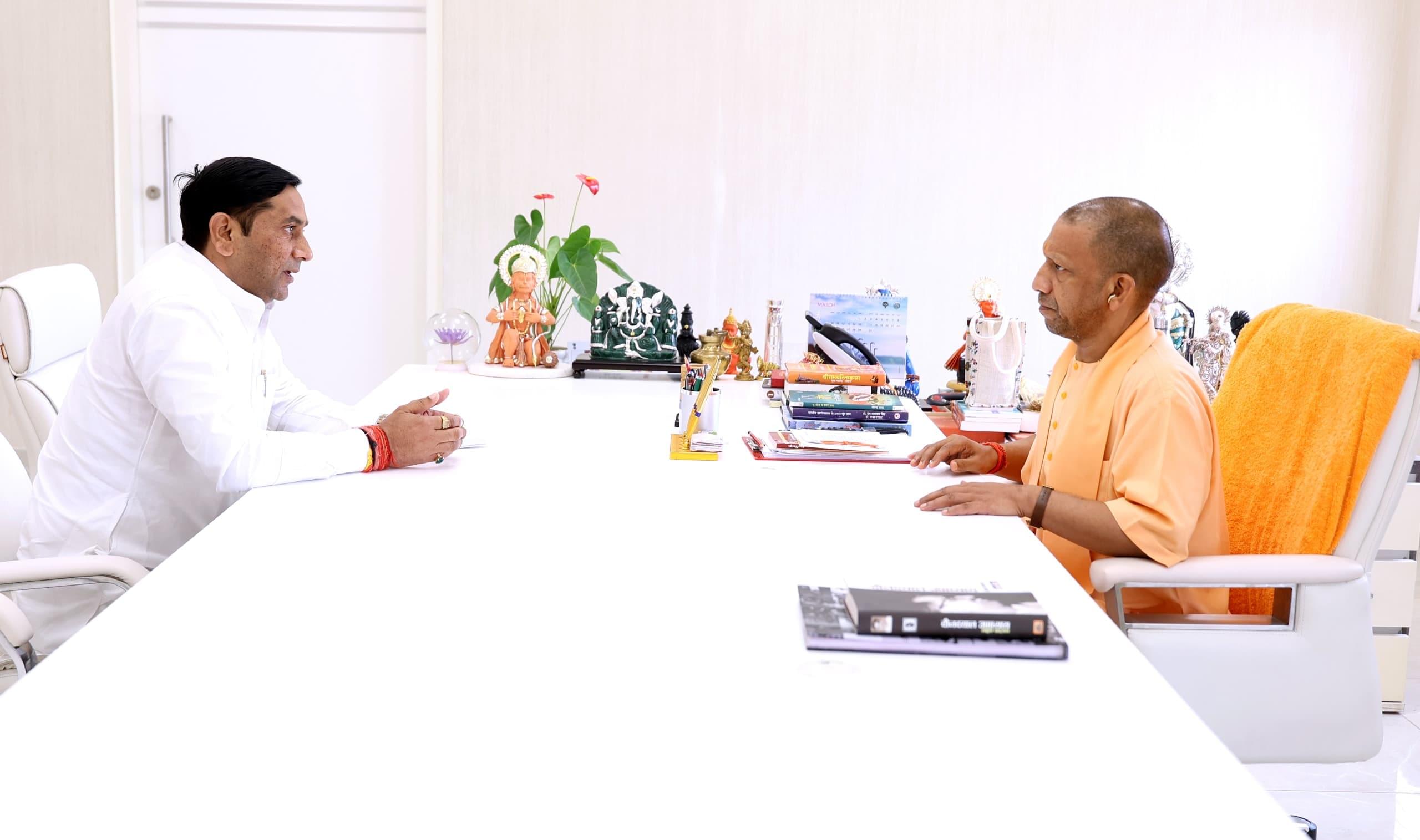Minister of State for Energy Somendra Tomar met Chief Minister Yogi Adityanath