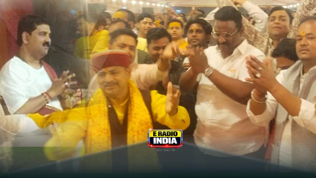 रामलीला मैदान में श्रीराम बाल लीलाओं पर भावविभोर हुए श्रद्धालु 4 रामलीला मैदान में श्रीराम बाल लीलाओं पर भावविभोर हुए श्रद्धालु