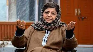 अफगानिस्तान में भय दिखाकर तालिबान द्वारा किए गए कब्जे के बाद भारत में समर्थन करने जैसे स्वर भी सुनाई देने लगे हैं। हालांकि कुछ लोगों ने ऐसे स्वर निकालने के बाद या तो उस पर सफाई दे दी है या फिर वे शांत हो गए हैं। इसके पीछे एक मात्र कारण यह भी हो सकता है कि अब भारत देश का जो वातावरण दिख रहा है, वह पहले जैसा नहीं है।