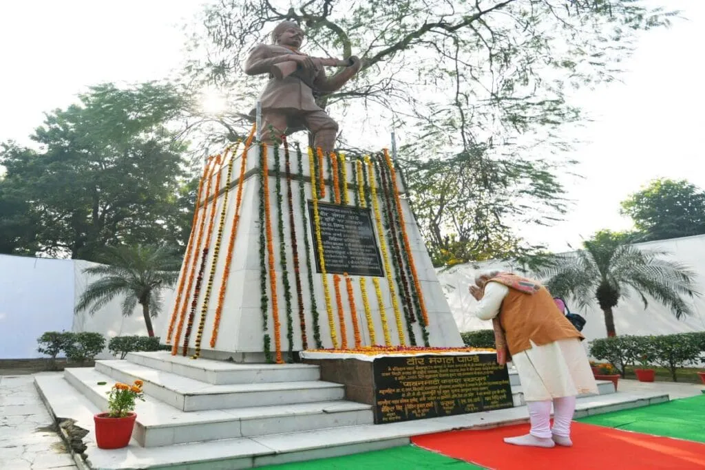pm modi pait tribute to Mangal Pandey