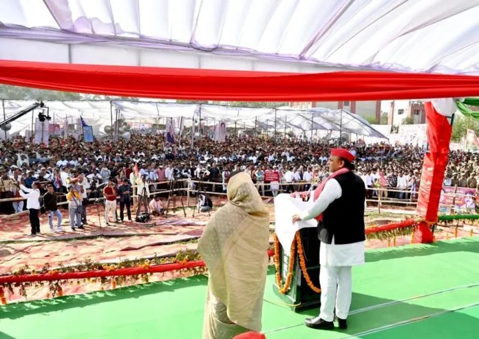 भाजपा भ्रष्टाचारियों का गोदाम, गाजियाबाद से गाजीपुर तक होगा सफाया : अखिलेश यादव 15 GLYFws WcAAoS2P 696x493 1