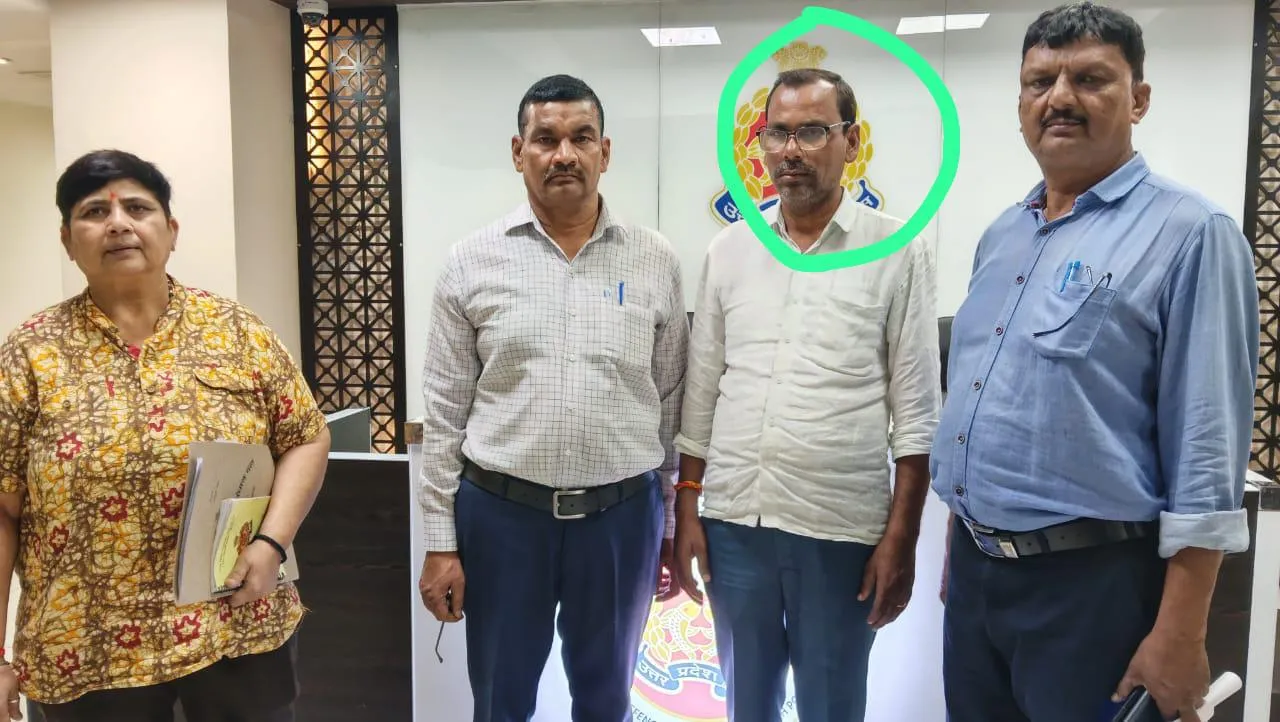 17 करोड़ के घोटाले में आर्थिक अपराध संगठन ने कादीपुर के विजेथुआ निवासी राजमणि वर्मा को किया गिरफ्तार।