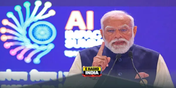 एआई में भारत देख रहा है अवसर और भविष्य की रूपरेखा: पीएम मोदी 3 एआई में भारत देख रहा है अवसर और भविष्य की रूपरेखा: पीएम मोदी एआई में भारत देख रहा है अवसर और भविष्य की रूपरेखा: पीएम मोदी प्रधानमंत्री नरेंद्र मोदी ने गुरुवार को कहा कि आर्टिफिशियल इंटेलिजेंस (एआई) मानव सभ्यता के इतिहास के बड़े बदलावों जितना ही महत्वपूर्ण परिवर्तन है। उन्होंने कहा कि आज जो हम एआई के बारे में देख और अनुमान लगा रहे हैं, वह उसके प्रभाव की केवल शुरुआती झलक है। पीएम मोदी ने कहा कि मैं जिम्मेवारी के साथ कहता हूं, गर्व के साथ कहता हूं, हमें भय नहीं, भारत को AI में भाग्य दिखता है, भारत को AI में भविष्य दिखता है। हमारे पास प्रतिभा भी है, ऊर्जा क्षमता भी है और नीति स्पष्टता भी है। और मुझे आपको ये बताते हुए खुशी है कि इस समिट में 3 भारतीय कंपनियों ने अपने AI मॉडल्स और ऐप्स लॉन्च किए हैं। ये मॉडल्स, हमारे युवा के टैलेंट को दिखाते हैं और भारत जो सॉल्यूशंस दे रहा है, उसकी गहराई और विविधता का भी प्रतिबिंब है। भारत मंडपम में ‘इंडिया एआई इम्पैक्ट समिट 2026’ में प्रधानमंत्री मोदी ने कहा कि दुनिया का सबसे बड़ा और ऐतिहासिक एआई इम्पैक्ट समिट भारत में आयोजित हो रहा है, जो विश्व की एक-छठी आबादी का प्रतिनिधित्व करता है। पीएम मोदी ने कहा कि भारत दुनिया की सबसे बड़ी युवा आबादी, सबसे बड़ा टेक्नोलॉजी टैलेंट पूल और तेजी से बढ़ता टेक-आधारित इकोसिस्टम वाला देश है। भारत न केवल नई तकनीक विकसित करता है, बल्कि उन्हें अभूतपूर्व गति से अपनाता भी है। प्रधानमंत्री मोदी ने कहा कि कृषि, सुरक्षा, दिव्यांगजनों की सहायता और बहुभाषी जरूरतों को पूरा करने जैसे क्षेत्रों में प्रस्तुत समाधान ‘मेड इन इंडिया’ की ताकत को दिखाते हैं और एआई क्षेत्र में भारत की नवाचार क्षमता को उजागर करते हैं। उन्होंने कहा कि एआई मशीनों को बुद्धिमान बना रहा है, लेकिन इससे भी ज्यादा महत्वपूर्ण बात यह है कि यह मानव क्षमता को कई गुना बढ़ा रहा है। पीएम मोदी ने कहा, “एआई एक परिवर्तनकारी शक्ति है – यदि इसे बिना दिशा के छोड़ दिया जाए तो यह अव्यवस्था ला सकता है, लेकिन सही दिशा मिलने पर यह समाधान बन जाता है। एआई को खुला आसमान मिलना चाहिए, लेकिन नियंत्रण मानव के हाथों में ही रहना चाहिए।” उन्होंने एआई की तुलना जीपीएस से की, जो रास्ता सुझाता है, लेकिन अंतिम निर्णय उपयोगकर्ता ही लेता है। उन्होंने कहा कि आज मानवता एआई को जिस दिशा में ले जाएगी, वही भविष्य तय करेगी। पीएम मोदी ने कहा कि एआई से लोगों के लिए उच्च मूल्य वाले, रचनात्मक और अर्थपूर्ण कार्यों के अवसर भी खुलेंगे। इससे नवाचार, उद्यमिता और नए उद्योगों को बढ़ावा मिलेगा। उन्होंने स्किलिंग, री-स्किलिंग और आजीवन सीखने को जन आंदोलन बनाने पर जोर दिया। उन्होंने कहा कि भविष्य का कामकाज समावेशी, भरोसेमंद और मानव-केंद्रित होगा। यदि पूरी मानवता साथ मिलकर आगे बढ़ेगी, तो आर्टिफिशियल इंटेलिजेंस मानव क्षमता को नई ऊंचाइयों तक पहुंचाएगा। (इनपुट-एजेंसी) मोस्ट रीड सम्पूर्ण जानकारी