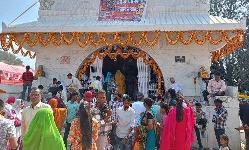 सांई धाम बसौली में 26वां वार्षिकोत्सव भव्यता के साथ संपन्न 13 शाहगंज क्षेत्र के सांई धाम बसौली में 26वां वार्षिकोत्सव, विशाल भंडारा और भव्य मेले का आयोजन, हजारों श्रद्धालुओं ने लिया हिस्सा।