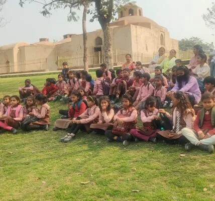 प्राथमिक विद्यालय कछरा के विद्यार्थियों का जौनपुर में शैक्षिक भ्रमण 1 प्राथमिक विद्यालय कछरा के विद्यार्थियों का जौनपुर में शैक्षिक भ्रमण 3